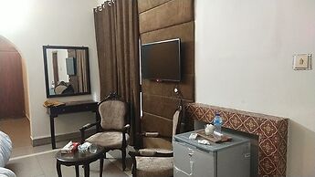 M M palace Guest House