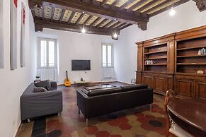 Piazza Navona Charming Large Apartment