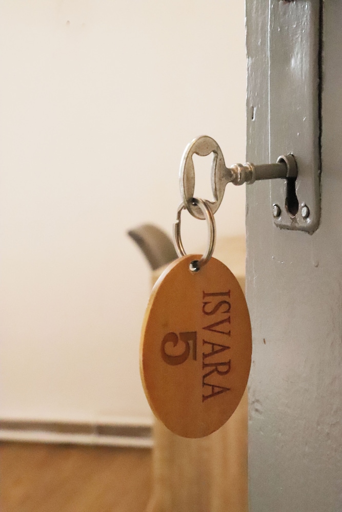 Hotel & Restaurant ISVARA