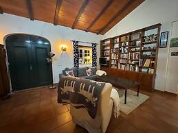 Cozy Casa Vimeiro Retreat