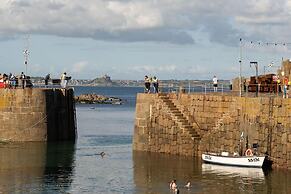 Seaview-2br-sleeps5-cottage-fastwifi-woodburner