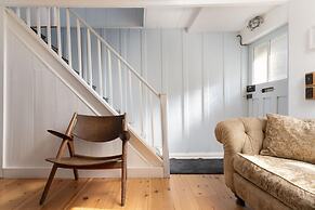 Seaview-2br-sleeps5-cottage-fastwifi-woodburner