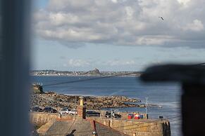 Seaview-2br-sleeps5-cottage-fastwifi-woodburner