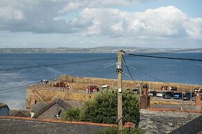 Seaview-2br-sleeps5-cottage-fastwifi-woodburner