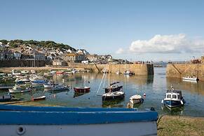 Seaview-2br-sleeps5-cottage-fastwifi-woodburner