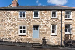Seaview-2br-sleeps5-cottage-fastwifi-woodburner