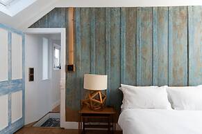 Seaview-2br-sleeps5-cottage-fastwifi-woodburner