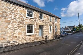 Seaview-2br-sleeps5-cottage-fastwifi-woodburner