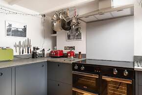 Seaview-2br-sleeps5-cottage-fastwifi-woodburner