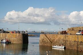 Seaview-2br-sleeps5-cottage-fastwifi-woodburner