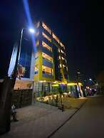 Résidence hôtelière MEDOM Palace, Bastos