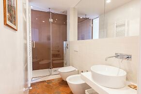 Santa Maria Novella penthouse by MMega