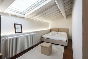 Santa Maria Novella penthouse by MMega