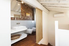Santa Maria Novella penthouse by MMega