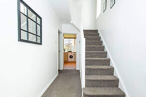 Carr Manor Cozy House in Leeds