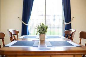 Carr Manor Cozy House in Leeds