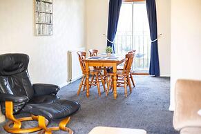 Carr Manor Cozy House in Leeds