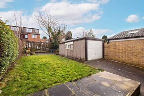 Carr Manor Cozy House in Leeds