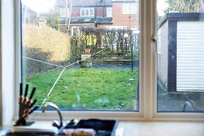 Carr Manor Cozy House in Leeds