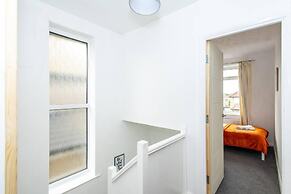 Carr Manor Cozy House in Leeds