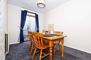 Carr Manor Cozy House in Leeds