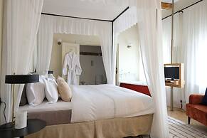 The Three Sisters Hotel