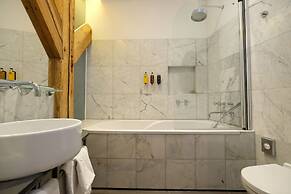 The Three Sisters Hotel