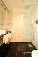 The Three Sisters Hotel