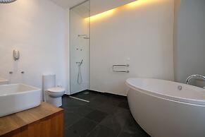 The Three Sisters Hotel