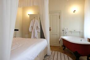 The Three Sisters Hotel