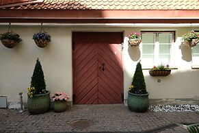 The Three Sisters Hotel