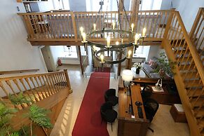 The Three Sisters Hotel