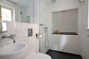 The Three Sisters Hotel