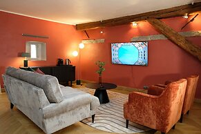 The Three Sisters Hotel