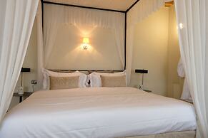 The Three Sisters Hotel