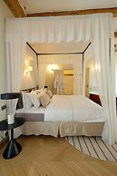 The Three Sisters Hotel