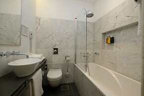 The Three Sisters Hotel