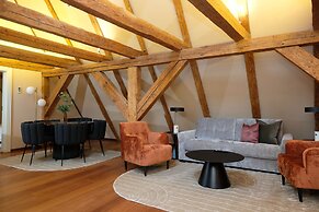 The Three Sisters Hotel