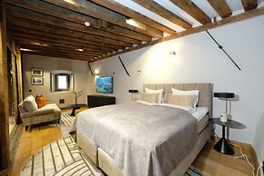 The Three Sisters Hotel