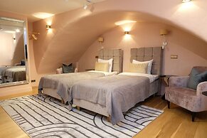 The Three Sisters Hotel