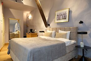 The Three Sisters Hotel