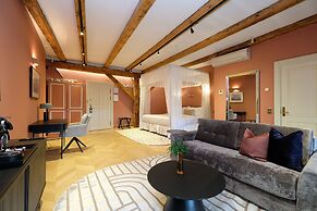 The Three Sisters Hotel