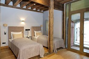 The Three Sisters Hotel