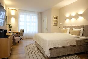 The Three Sisters Hotel