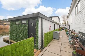 HouseBoat the NEW LAKE