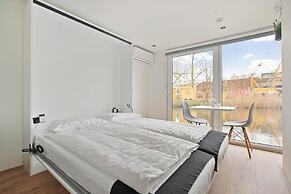 HouseBoat the NEW LAKE