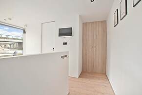 HouseBoat the NEW LAKE