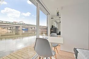 HouseBoat the NEW LAKE