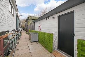 HouseBoat the NEW LAKE