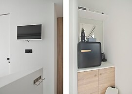 HouseBoat the NEW LAKE